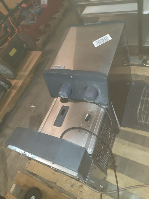 Scotsman Ice Machine (1) - Load #235071