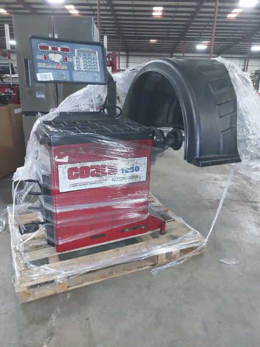 Coats Tire Balancer Model 950S (1) - Load #260717