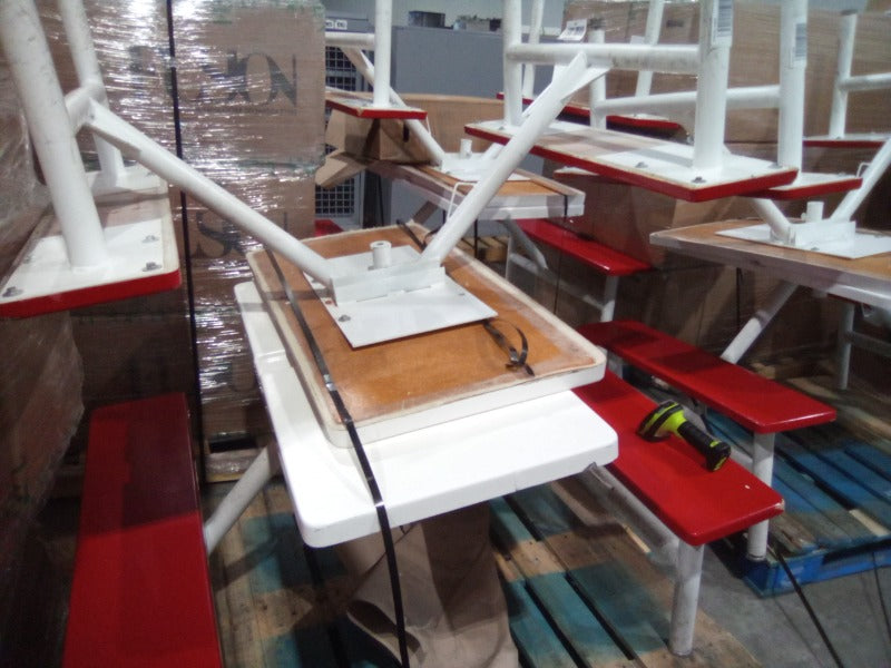 Mixed Mannequins & Picnic Tables - Load #261222