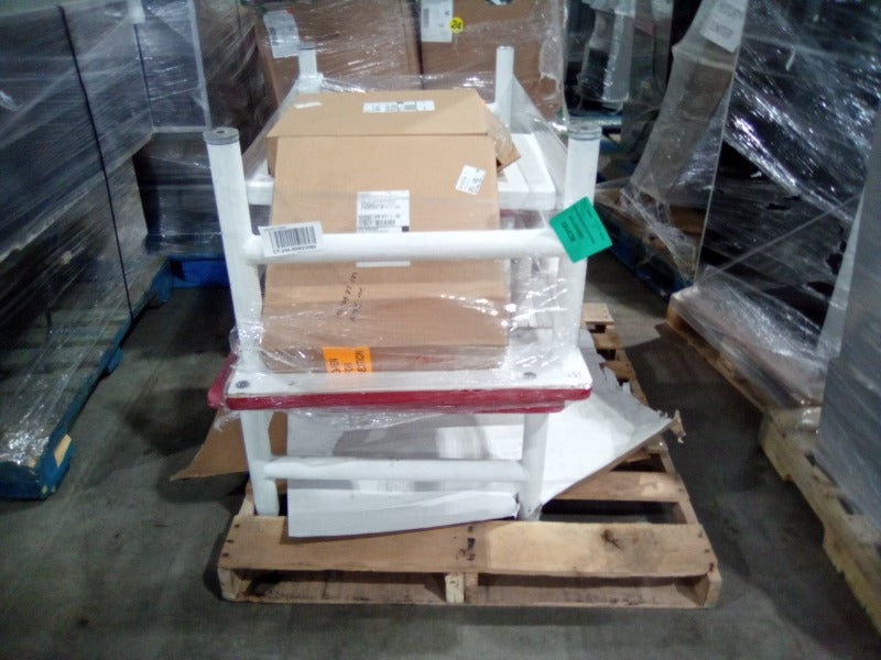 Mixed Mannequins & Picnic Tables - Load #261222