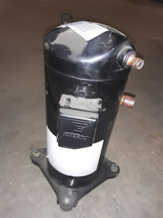 Copeland Scroll Outdoor Refrigeration Unit (1)  - Load #261484