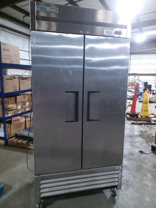 True Two Section Refrigerator (1) - Load #262386