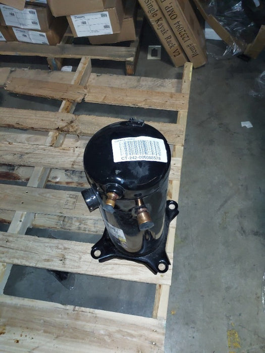 Copeland Scroll Outdoor Refrigeration Unit (1)  - Load #276185