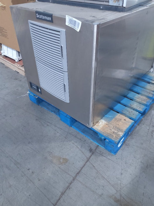 Scotsman Ice Machine (1) - Load #303311