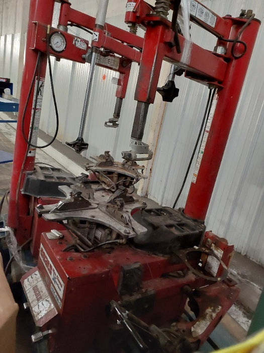 COATS 70XAH3 (2) , Coats Rim Clamp Tire Changer w/ Robo-Arm (1)  - Load #228429