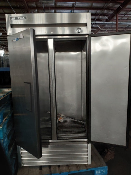 50% off TRUE coolers and freezers.  Mixed load of commercial refrigerators and freezers in Siloam Springs, AR.  Buy it on the 1GNITE marketplace today. 3 Pallet Positions True refrigerator 1 Habco Refrigerator 1 Habco Refrigerator (smaller) 1 True Stainless Steel Freezer - T19F 1