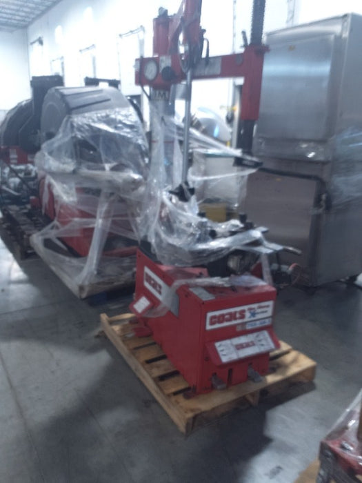 Coats Rim Clamp Tire Changer w/ Robo-Arm (1)  - Load #230743