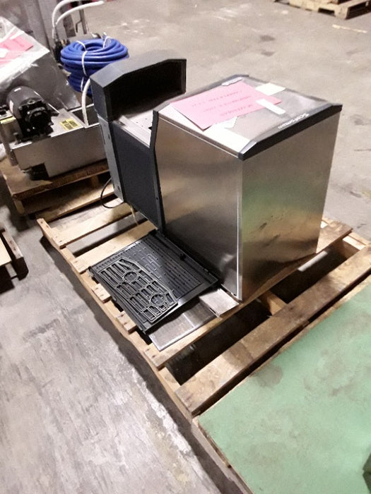 Scotsman Ice Machine (1)  - Load #235071
