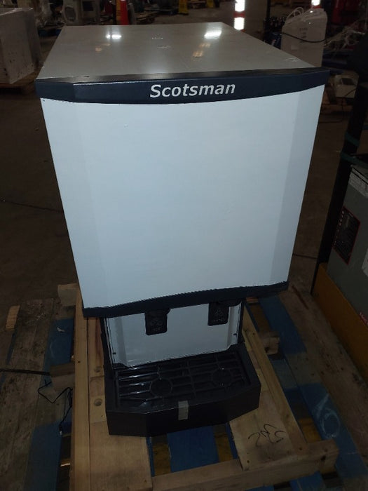 Scotsman Ice Machine (1)  - Load #239171
