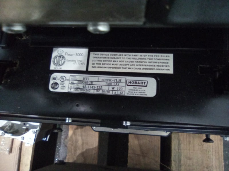 HOBART HTI (WITH BACK SCREEN) (5) , HOBART HTI DELI SCALE (WITHOUT BACK SCREEN) (2)  - Load #262614