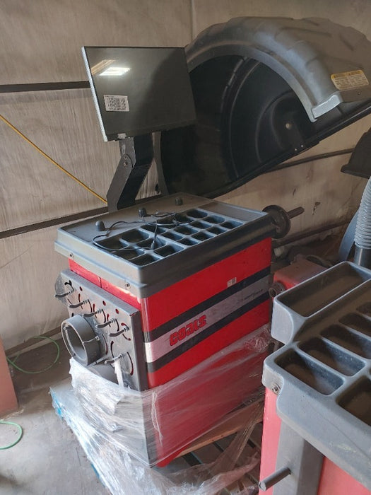 Coats Tire Balancer (2) , Coats Rim Clamp Tire Changer (1) , COATS 1250-2D (3)  - Load #299963