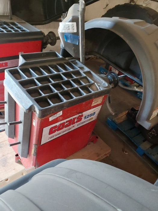 Coats Tire Balancer (2) , Coats Rim Clamp Tire Changer (1) , COATS 1250-2D (3)  - Load #299963