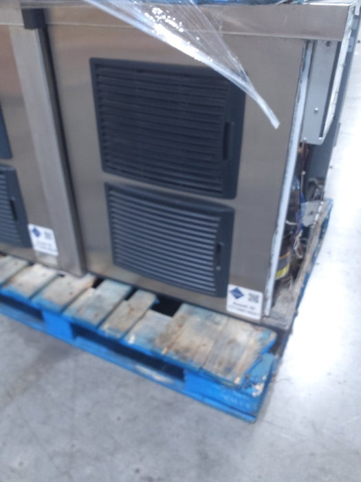 Scotsman Ice Machine (1)  - Load #305812