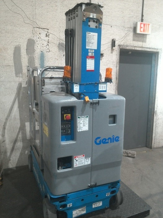 Scissor Lift - Genie (1)  - Load #228155